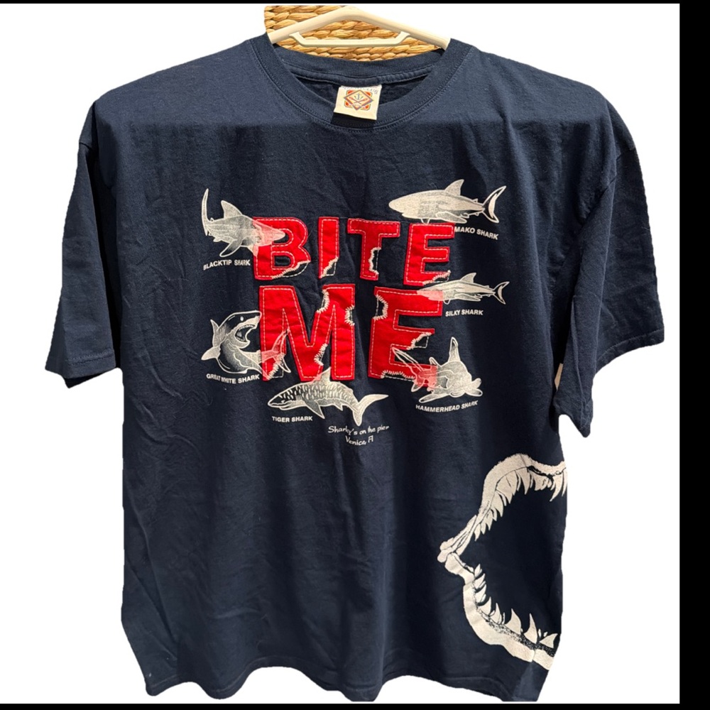 Sharky’s On The Beach Venice Florida SHARK Bite Me BLUE T Shirt men’s XL Mako XL